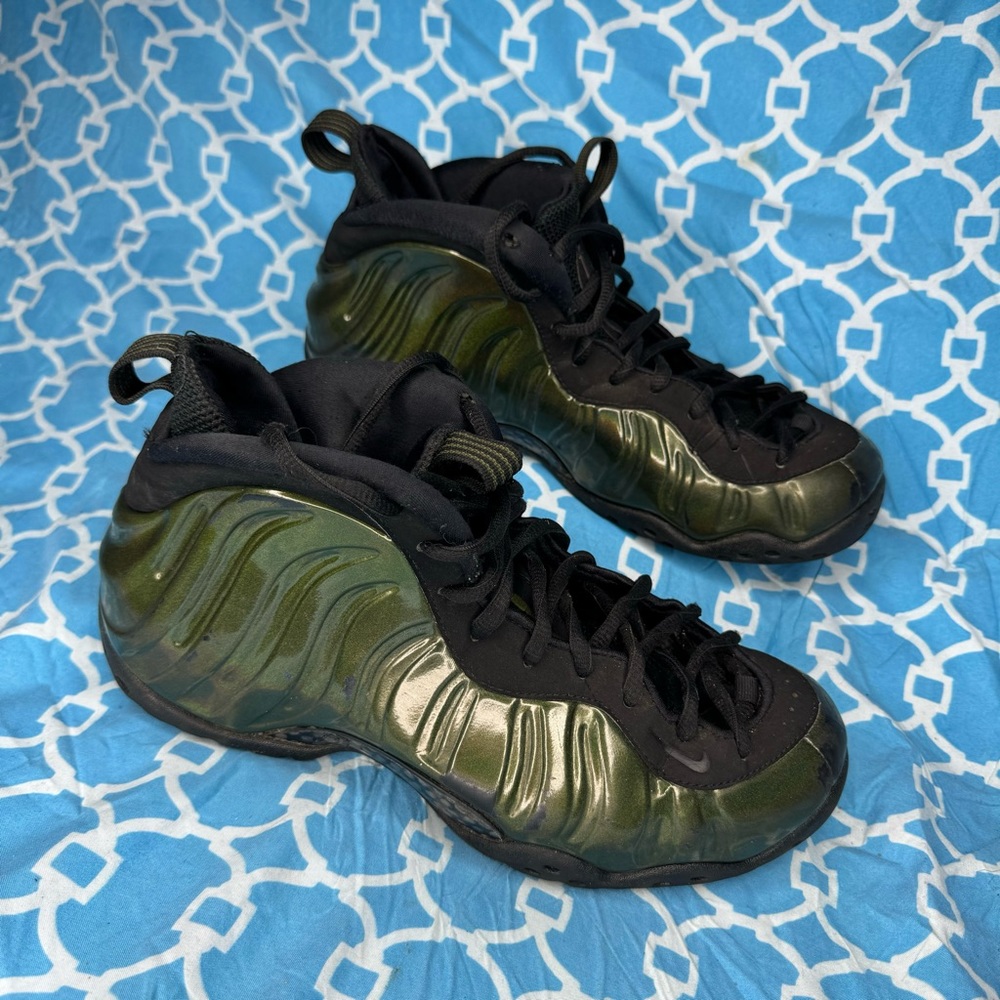Nike Women’s size 9.5 Air Foamposite one legion green olive wmns sneakers shoes